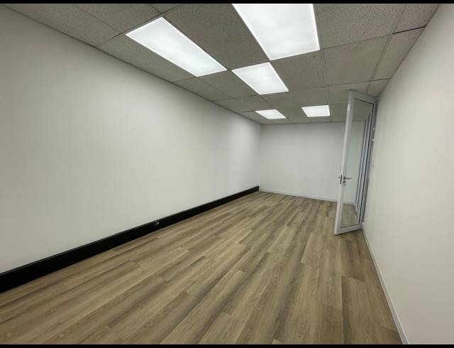 377M² OFFICE TO LET IN BRYANSTON